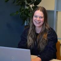 Amy op kantoor in Uden