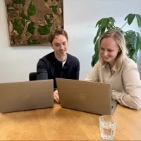 Bram Eising en Laura van der Horst werken samen als juristen arbeidsrecht
