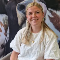 Ilse van de Riet op kantoor Roosendaal