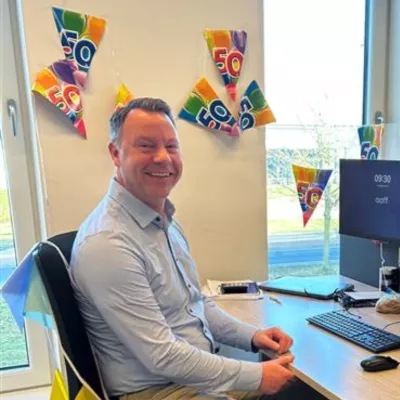 Sander Nijland viert 25-jarig jubileum op kantoor 