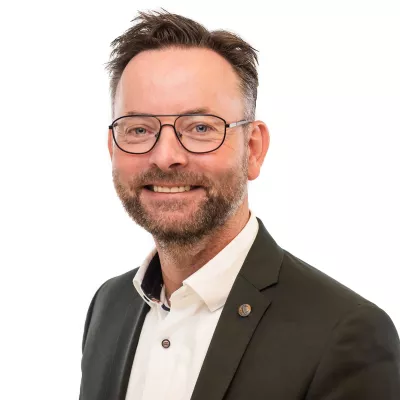 Portretfoto van Henk Overbeek
