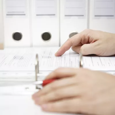 Geopende ordner met boekhouding