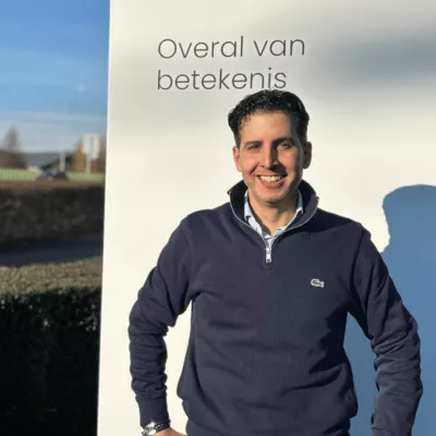 Farid Niamut buiten bij kantoor Bleiswijk