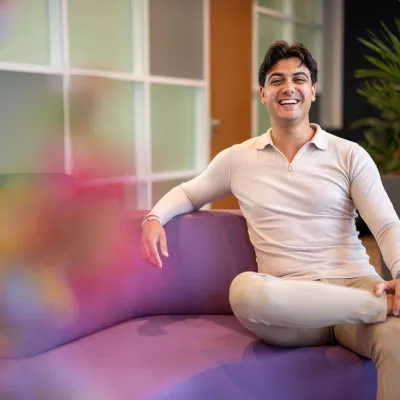 Rawinder Bikha op kantoor bij aaff