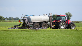 Trekker met mestinjectie 