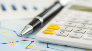 Uitrekenen van btw over verzendkosten en reiskosten met calculator