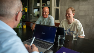 Klant in gesprek met adviseur